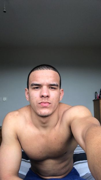 dixon2k21 OnlyFans nude selfie