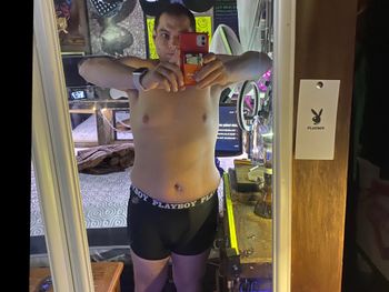 nude dom_guy69 doing live selfie