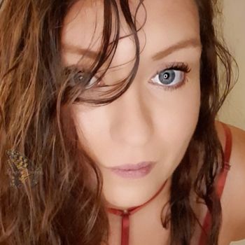 nude dominalauren doing custom content selfie