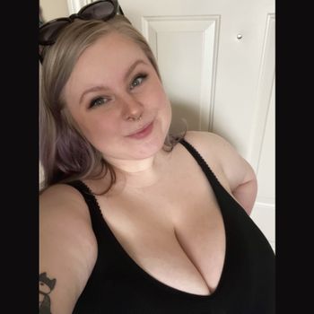 nude doyoudreamofmytits showing united states selfie