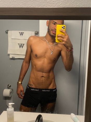 nude drewxwoods doing tiktok selfie