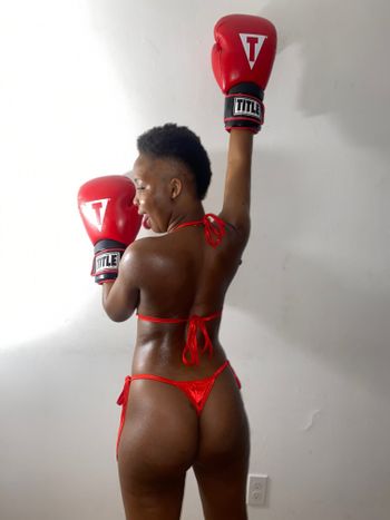 nude ebonyboxing showing nude