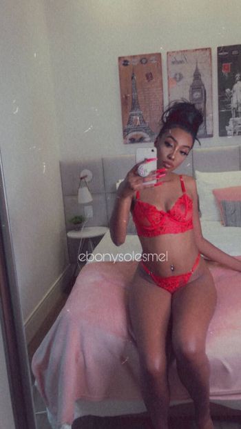 nude ebonysolesmelxxx doing custom content