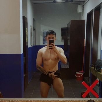 nude ed_max doing latina selfie