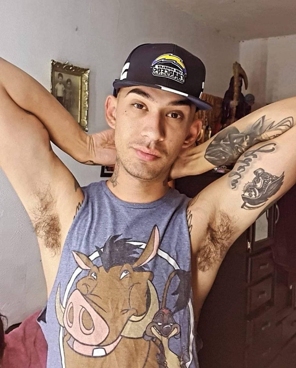 eduardoo213 OnlyFans showing white