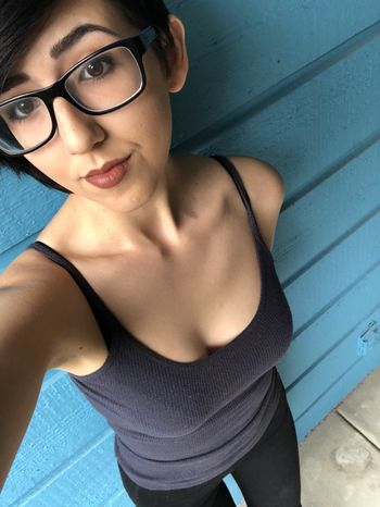 nude electricemmarosefree doing petite selfie