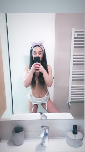 nude elenamihaela leaking united states selfie