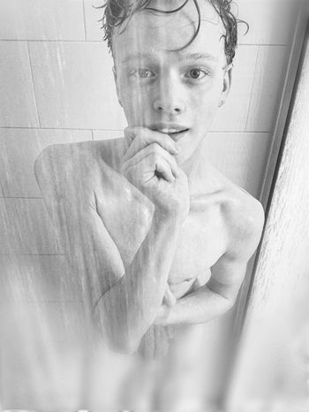 nude elijahwilliamson showing teen selfie