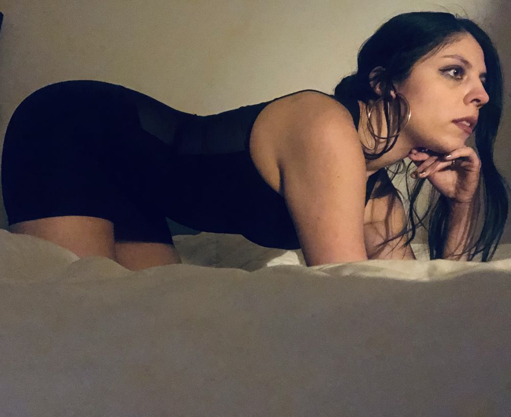 ellarodriguez88 OnlyFans doing white