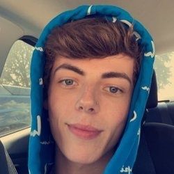 elliotturnerxxx OnlyFans model selfie