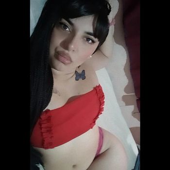 nude emmadiorss posting latina selfie