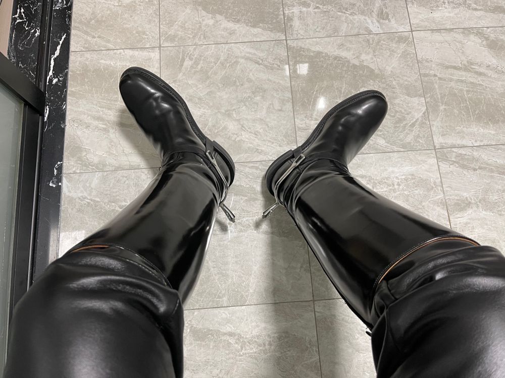 eriderzhen OnlyFans doing femdom