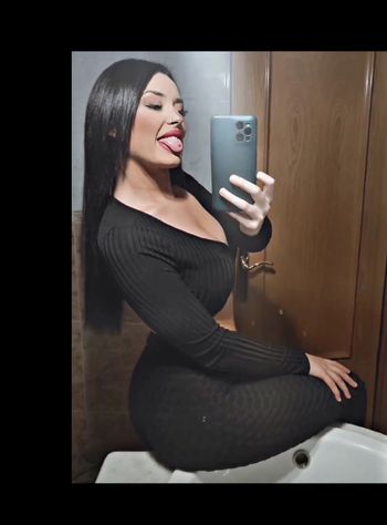 nude estefaniaaqg leaking latina selfie