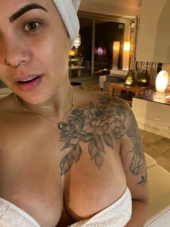 nude evelyncupeens showing latina selfie