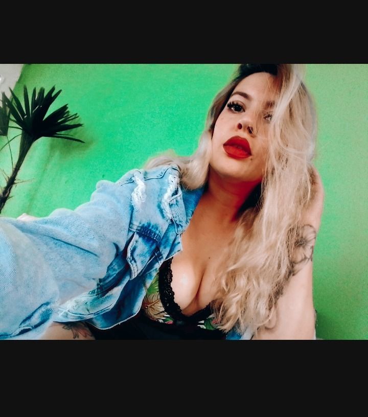 exoticalphagirl OnlyFans doing blonde