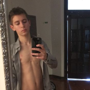 nude ezrathetwink recording custom content selfie