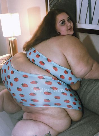 nude fatmisstssbbw doing united states selfie