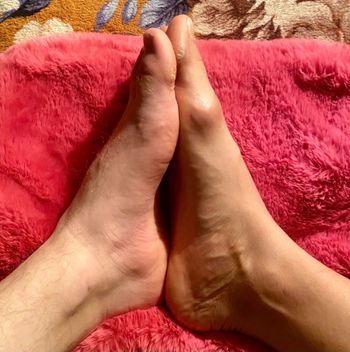 nude feeetishcouple showing feet