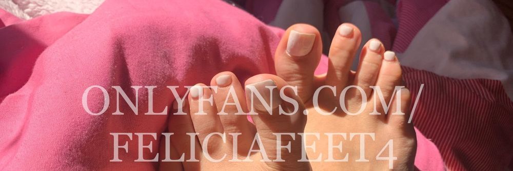 feliciafeet4 OnlyFans showing worn panties