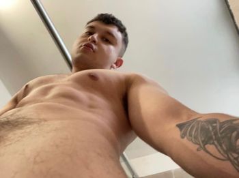 nude feliperreales leaking colombia selfie