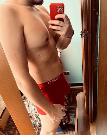 fernan_reds OnlyFans streamer selfie