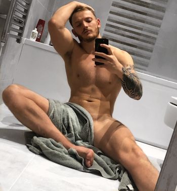 nude filthyprettyboy doing male