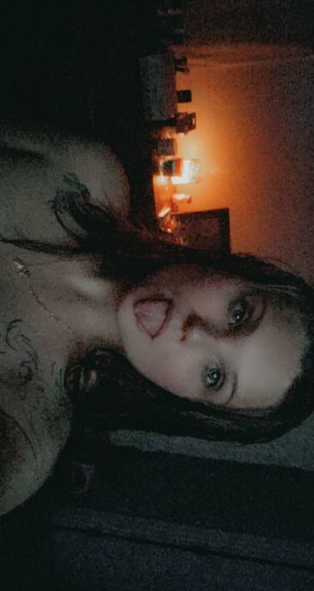 nude foxyroxy410 doing united states selfie