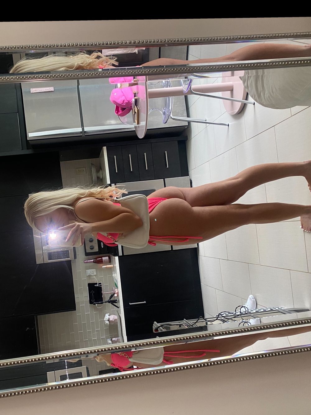 freshmanblondie18 OnlyFans posting video call