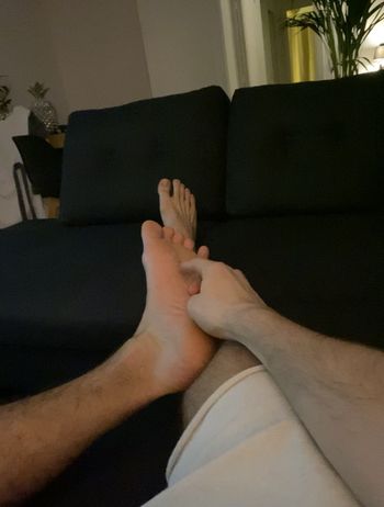 nude friendfeet posting bdsm