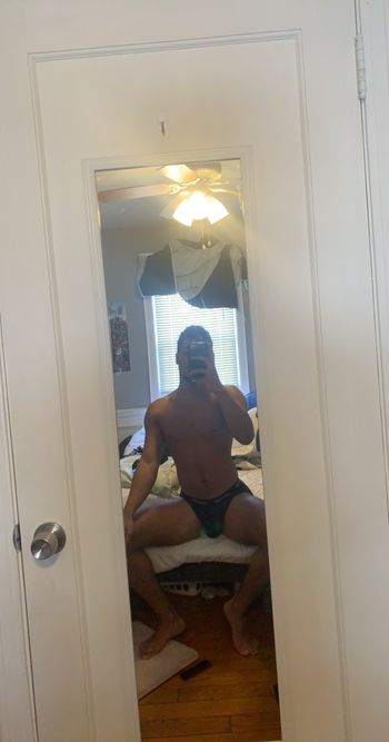 nude funnyhawtboishit posting gay selfie