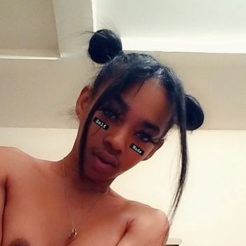 nude funsiizemarley doing asian selfie