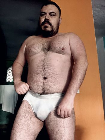 nude furrybeardude doing mexican