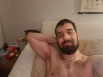 nude gab1440 doing messaging selfie