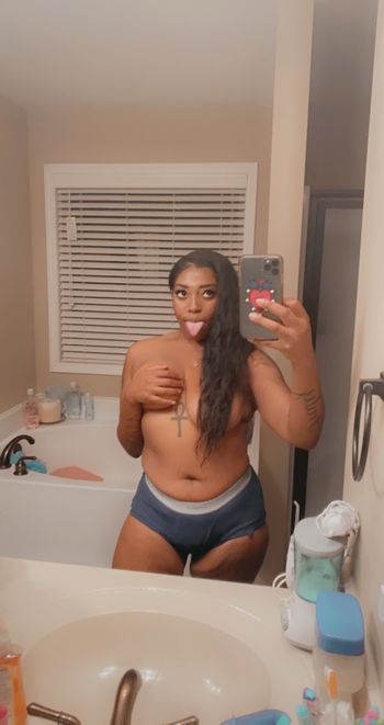 nude gapeach828 showing latina selfie