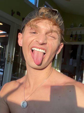 nude garrettxkinsley posting streamer selfie