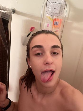 nude gavinsandfort recording big ass selfie