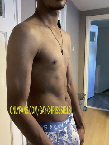 nude gay-chrisssie18 leaking streamer selfie