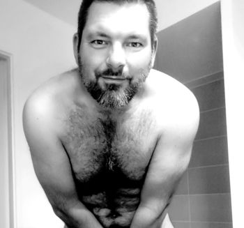 nude gaybear78 recording daddy selfie