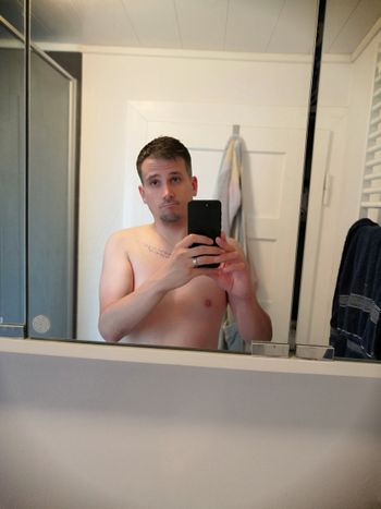 nude gaymingdude showing hispanic selfie