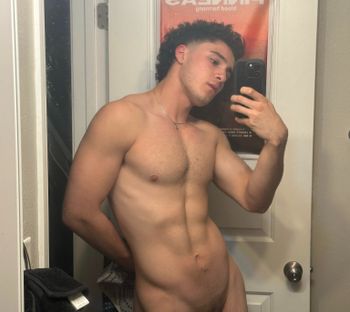 nude gayvro leaking latina selfie