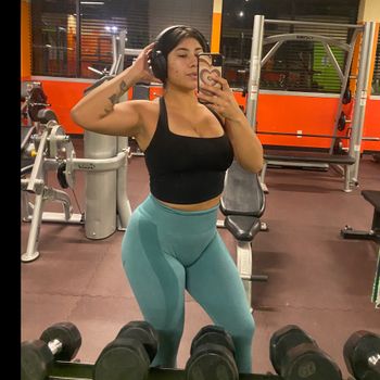 getcozywithv OnlyFans latina selfie