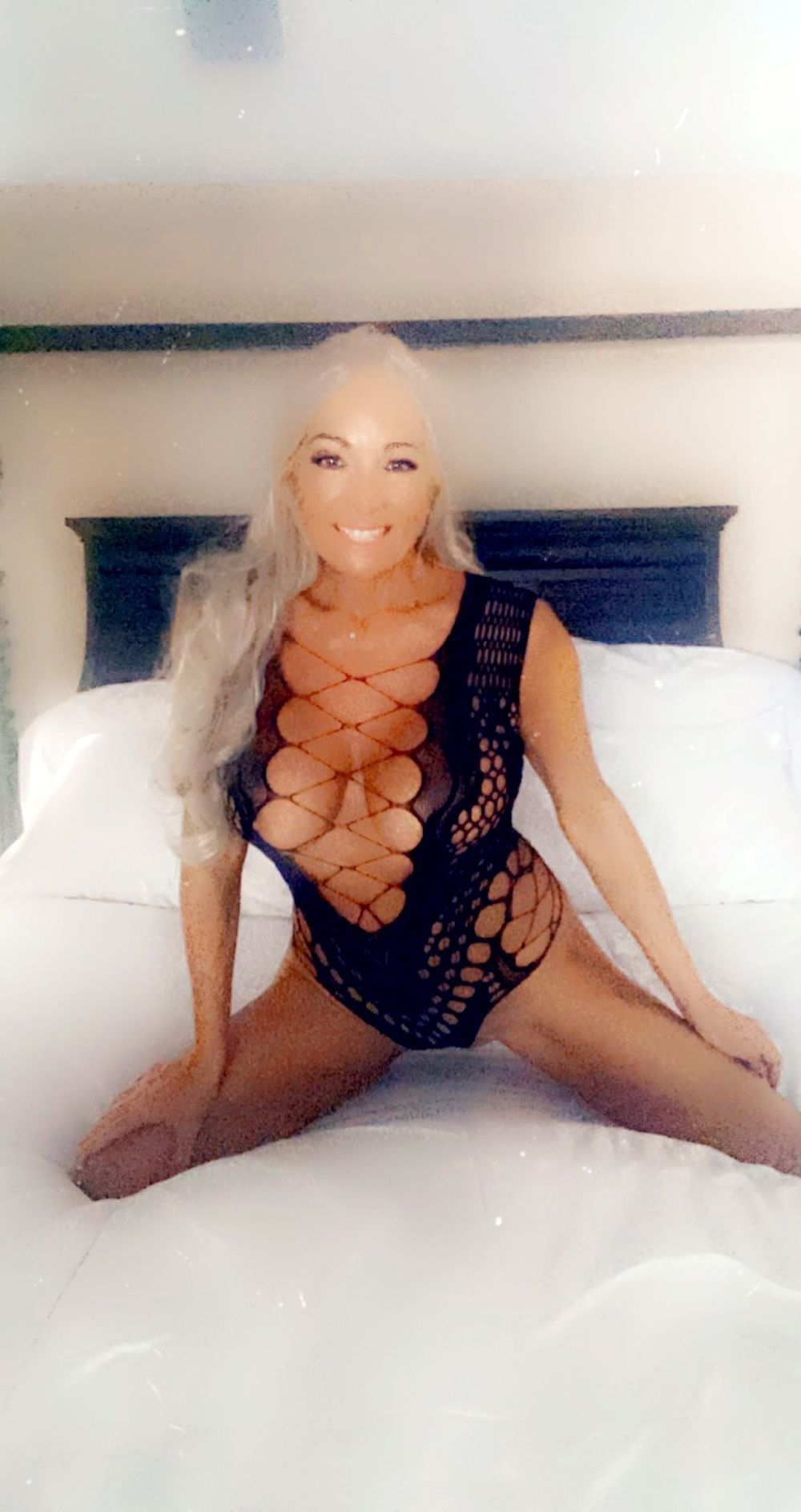 ggirlfl OnlyFans doing cumplay