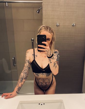 nude ghostyx latina selfie