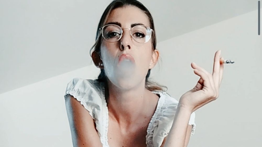 ginasmokingqueen OnlyFans showing bratty