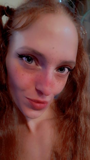 nude gingerfox72 showing ginger selfie