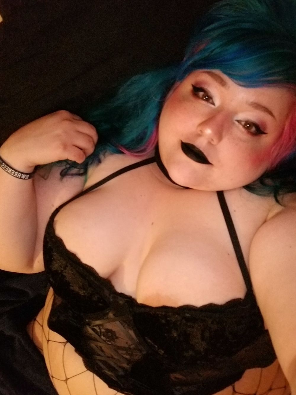 gothiccbbw OnlyFans showing messaging