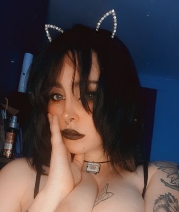 nude gothmommy360 posting nude selfie