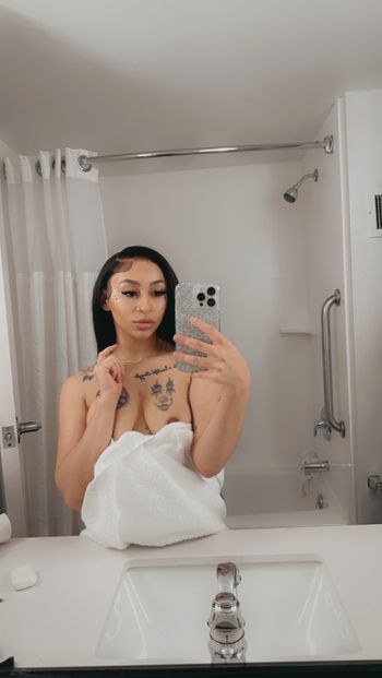 nude guwopbabynina recording latina selfie