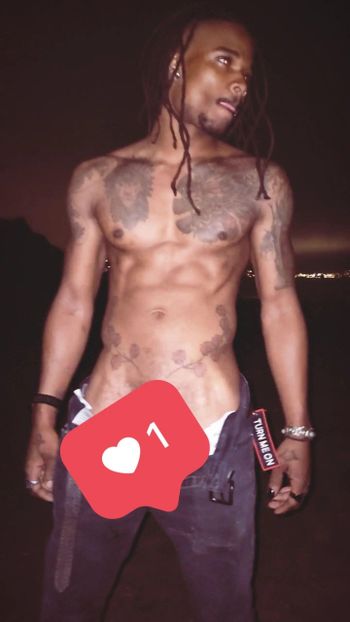 nude gyysaint posting messaging