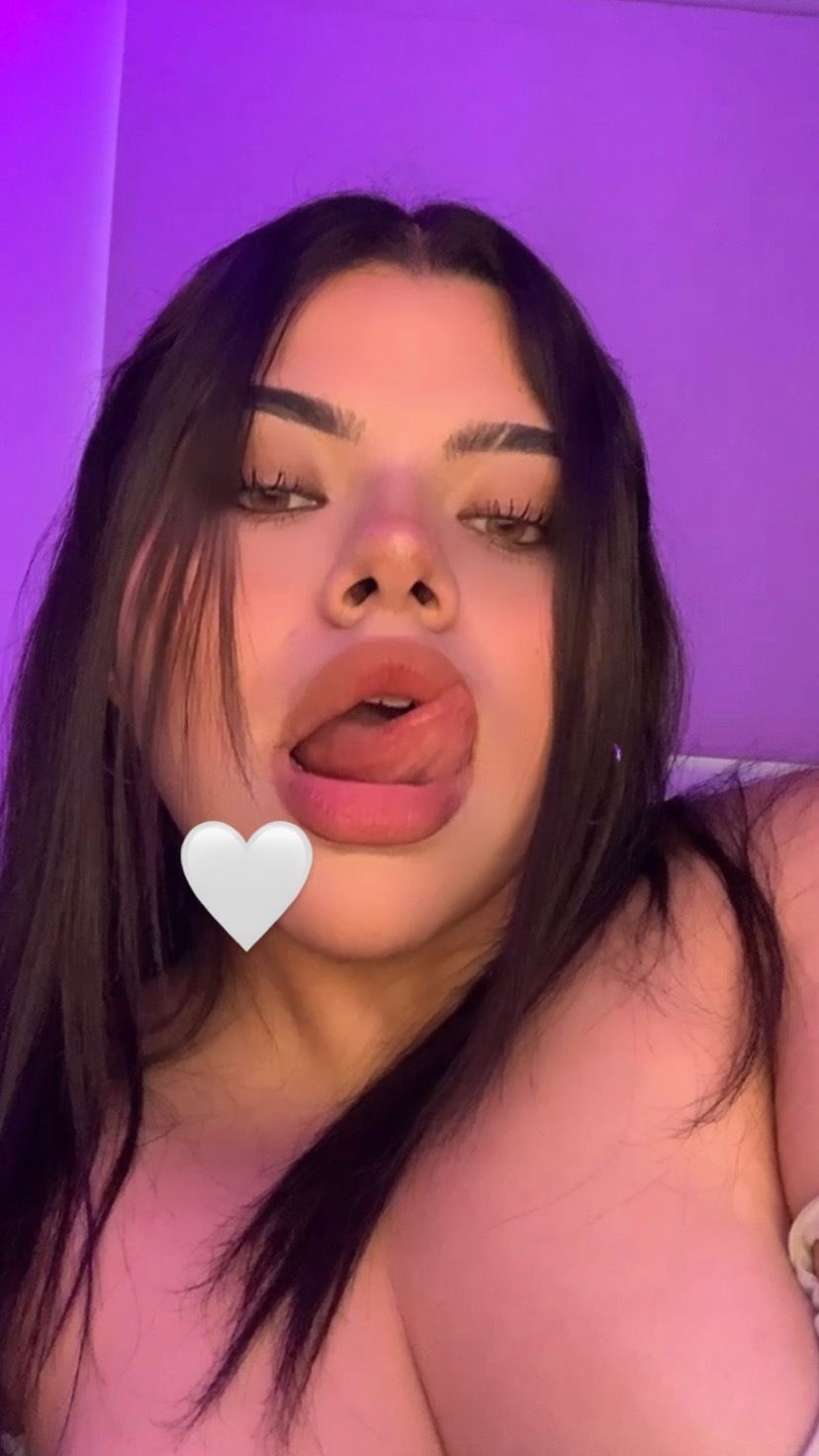 h0t_gir1 OnlyFans posting latina